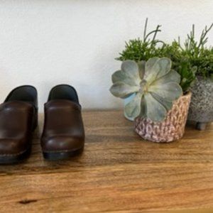 Dansko Professional Leather Clog - Antique Brown (Sz 38)